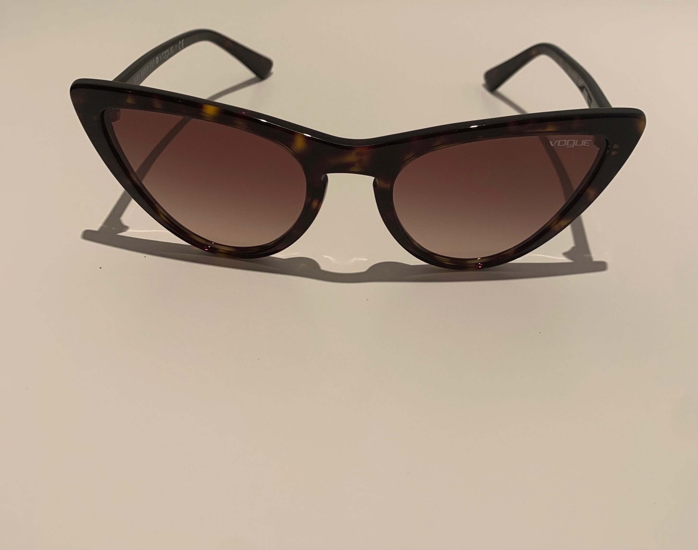 Óculos de Sol Vogue (novos)
