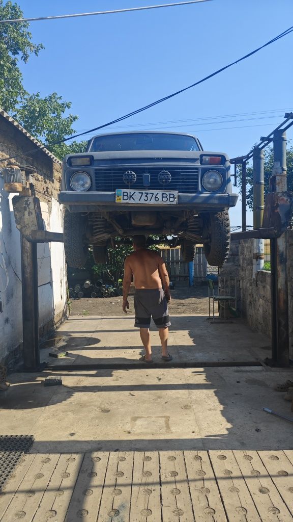 Продам робочий підйомник