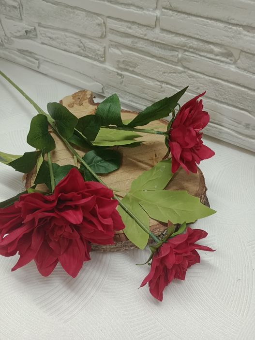 Gałązka Dalii sztucznych  3 sztuki