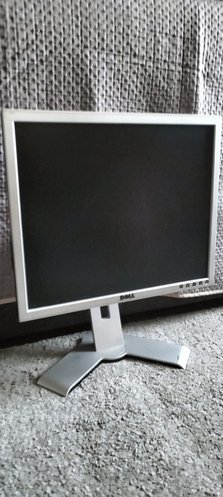 Monitor LCD 19" Dell 1907 z pivotem
