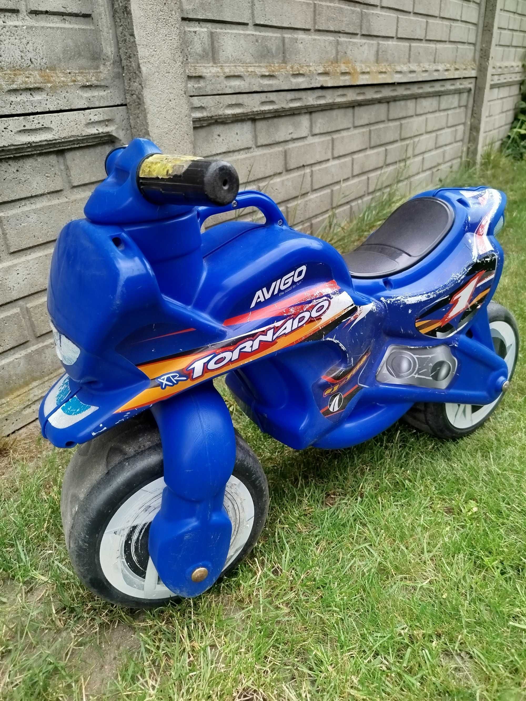 Jeździk motor biegowy