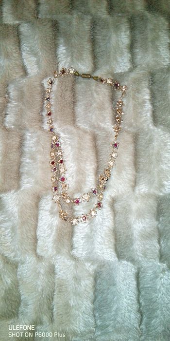 Ожерелье с камнями