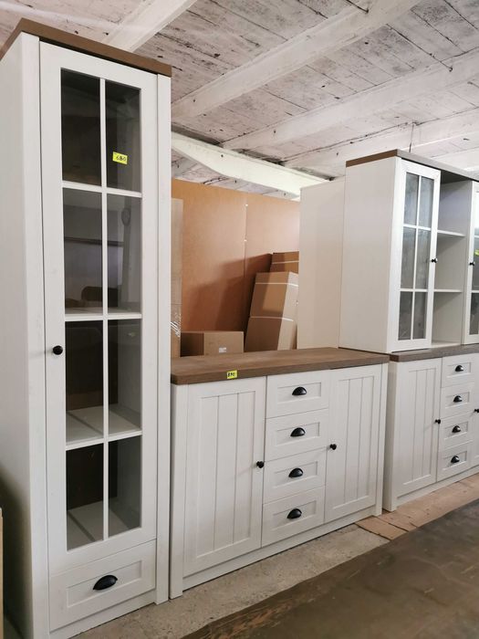 Meble systemowe, biel, drewno białe styl prowansalskim komoda witryna