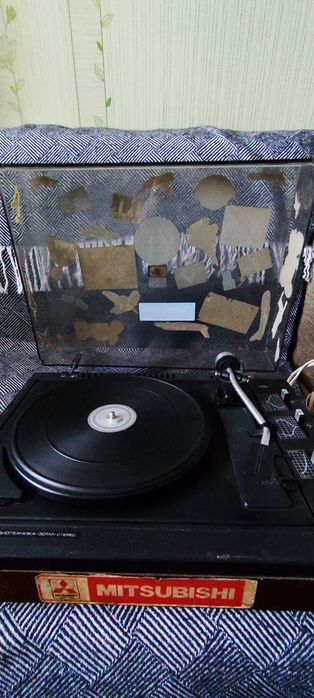 Програвач платівок Радиотехника- 301м-стерео