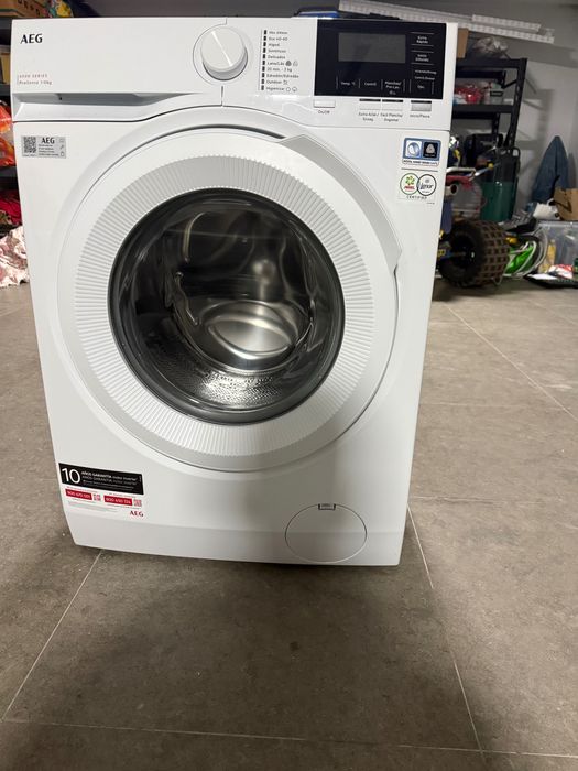 Máquina de Lavar a roupa AEG