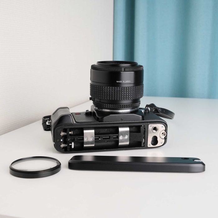 Nikon F-301 (N2000) + Nikkor 35-70 mm f/3.3-4.5 - Плівковий фотоапарат