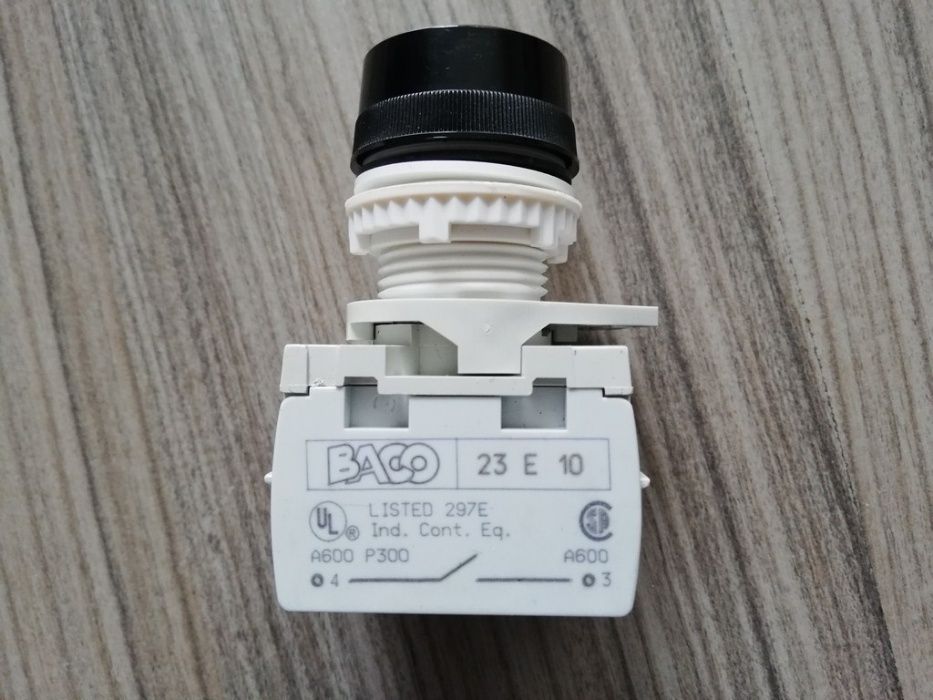 Przycisk Baco Bako strzałka adapter styk otwarty 23E10  V12AA30A