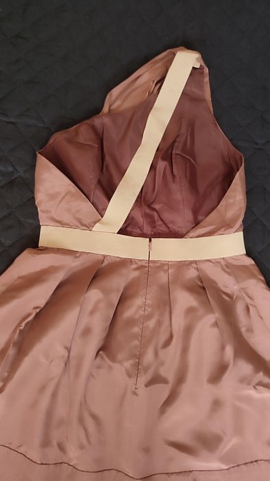 Vestido rosa,seda e algodão, com um ombro único, marca ASOS, 40