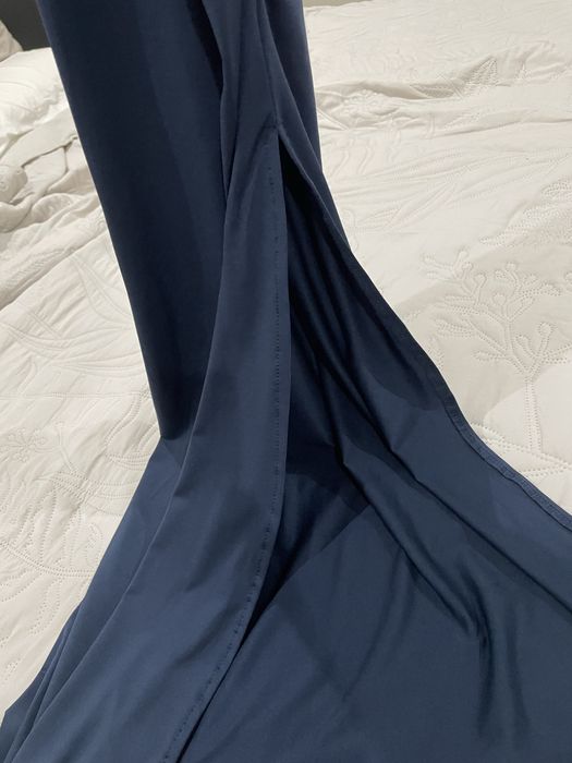 Saia comprida em azul