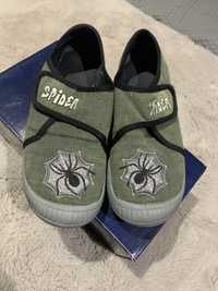 Kapcie Spider roz 33