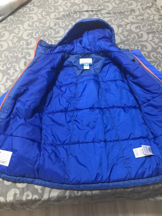 Продам подростковую зимнюю курточку Columbia