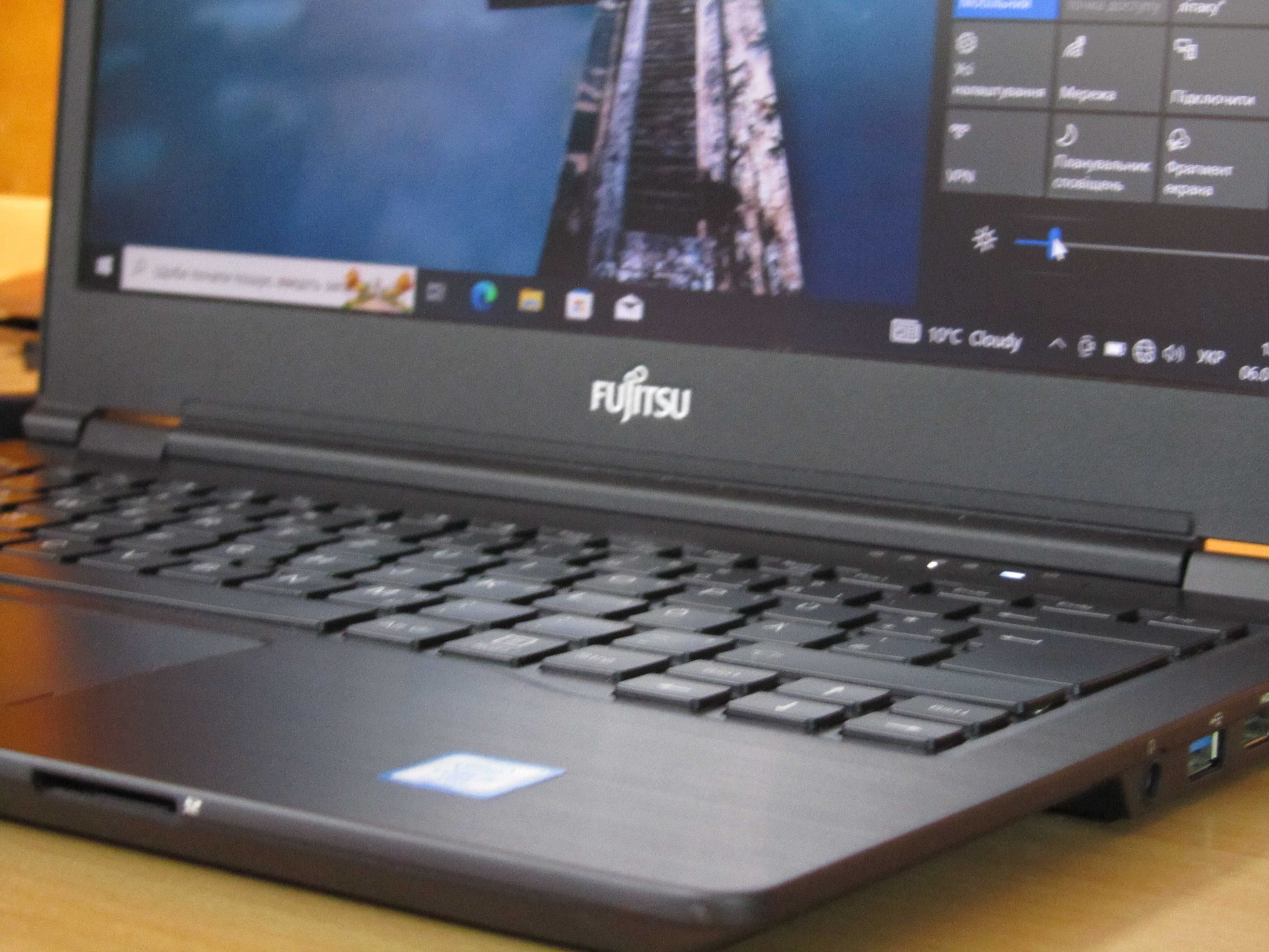 Fujitsu  U749 i5-8365U 4 ядра, 4.1 ГГц 32GB DDR4 M.2 512ГБ АКБ 13%,