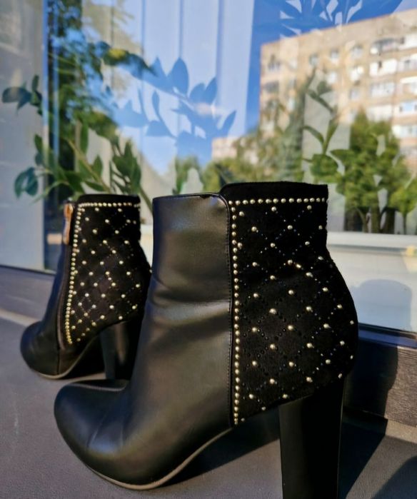 Жіночі черевики шкіряні ботильйони ботинки на стійкому каблуку