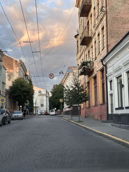 Для 2х—3-х дівчат студенток,вул Університетська, поруч ЧНУ, ОНЮА, БДМУ