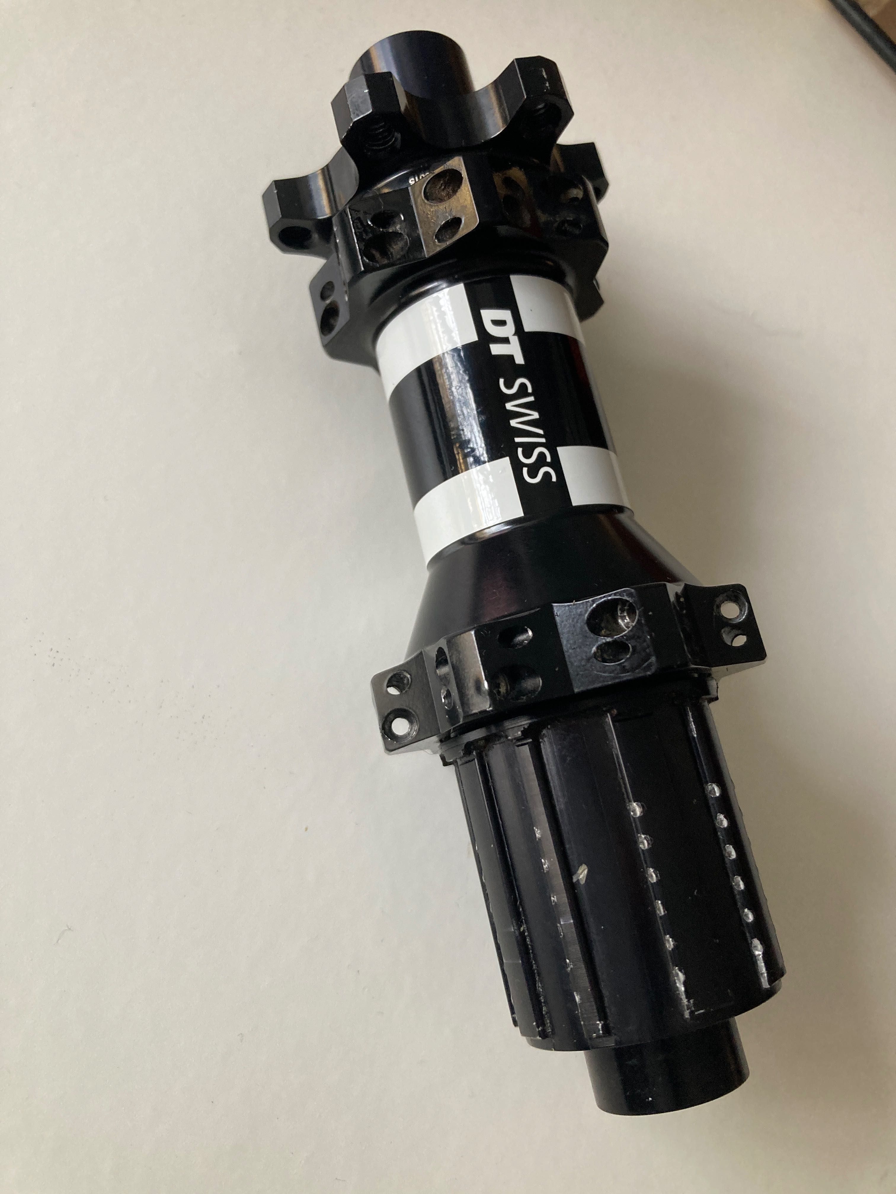 Cubo DTswiss 12x148 mm BOOST-Shimano