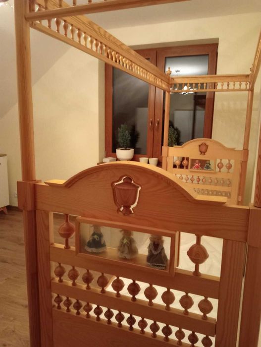 Łóżko łóżeczko dla dziewczynki z baldachimem