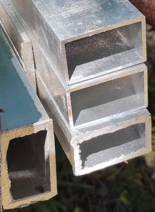 Legary aluminiowy 50x30x2 mm nowy, długość 2 m