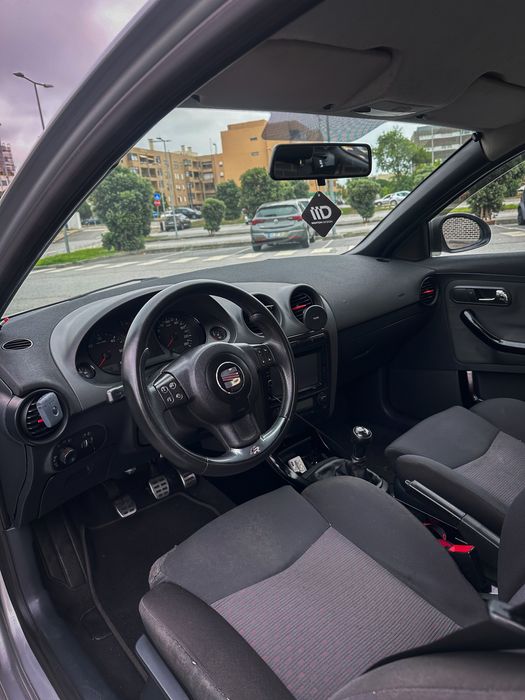 Seat ibiza 6L pd 130cv  5 lugares