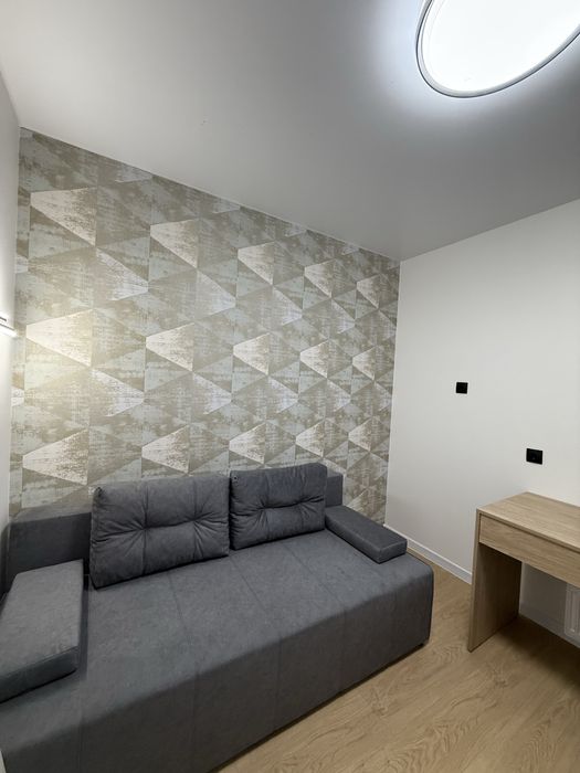 Продам 3-к квартиру з новим ремонтом — заїжджай і живи