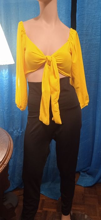 Roupas e acessórios de moda.