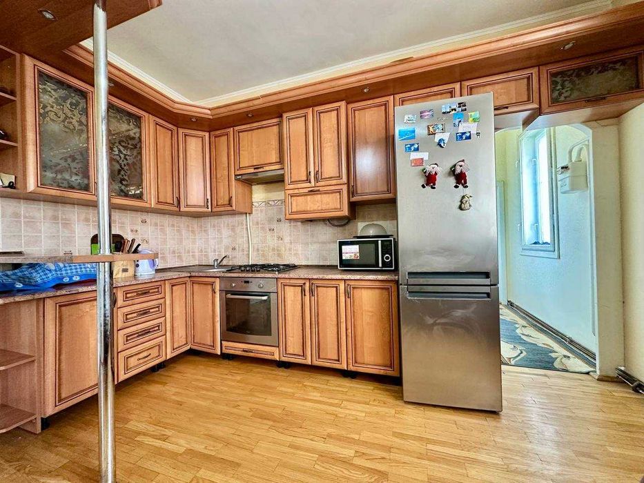 Продаж частини будинку з ділянкою у м.Дрогобич (вул. Довбуша)