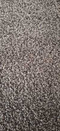 Carpete cor castanha