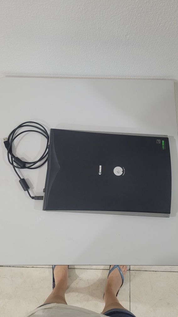 Canon CanoScan LiDE 25 - Scaner/ Digitalizador