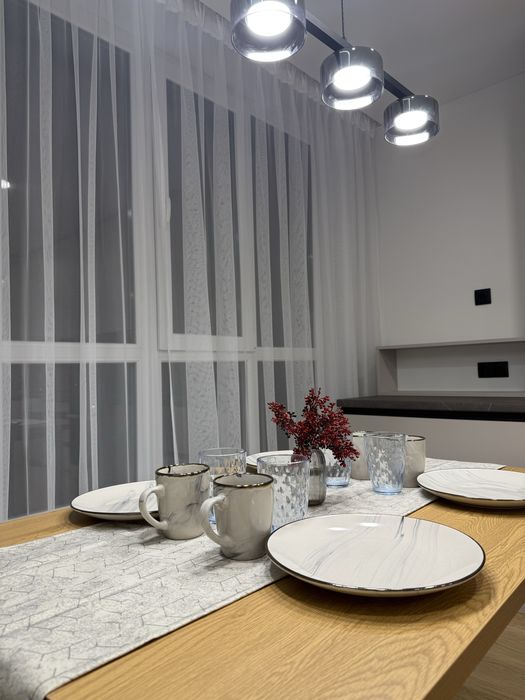 Продам 3-к квартиру з новим ремонтом — заїжджай і живи