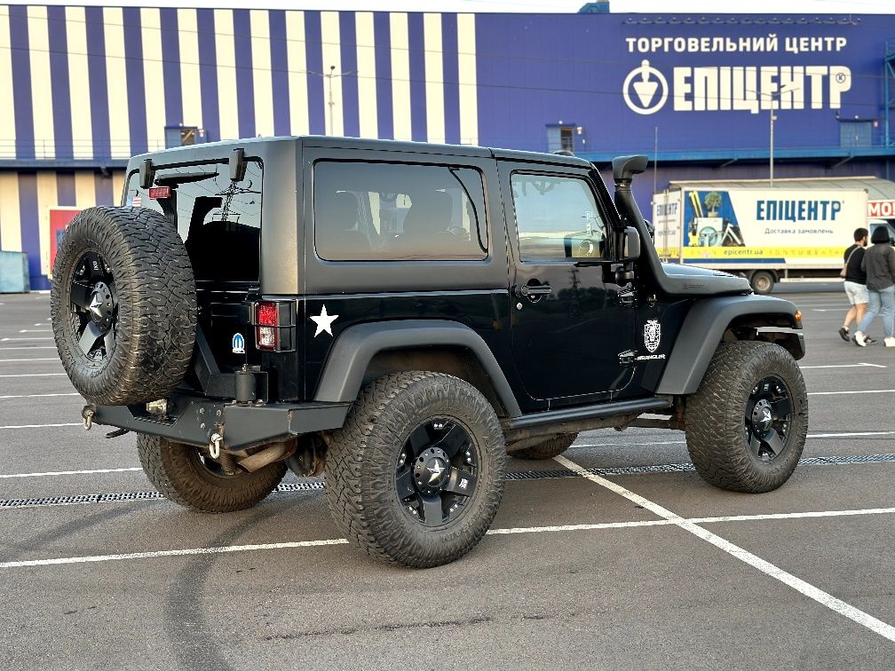 Продаю джип Wrangler JK Black Ops Addition Call of Duty