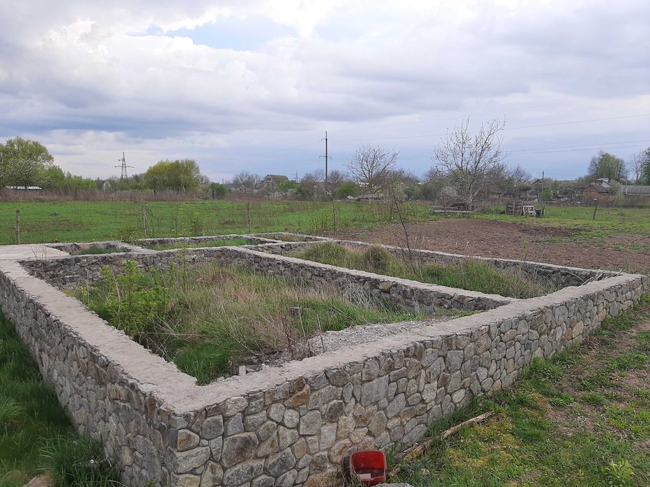 Дві земельні ділянки