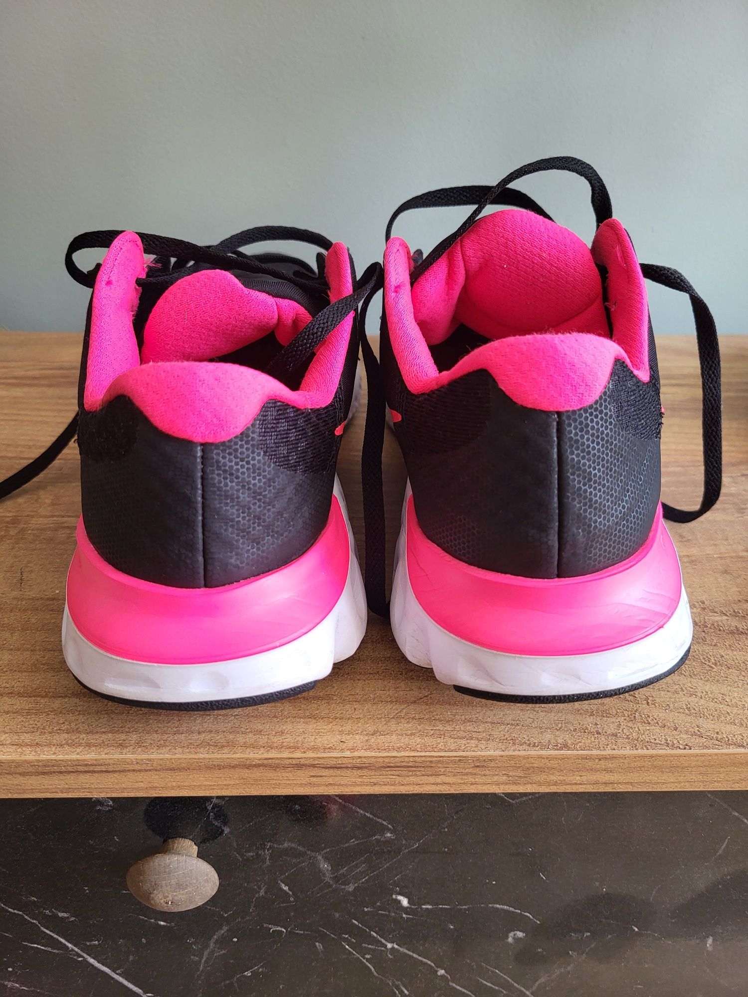 Nike damskie buty sportowe r. 38 Stan bdb