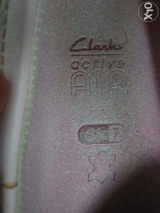 Półbuty dziewczęce Clarks Active Air rozmiar 9,5 F, dł wkładki 17,5 cm