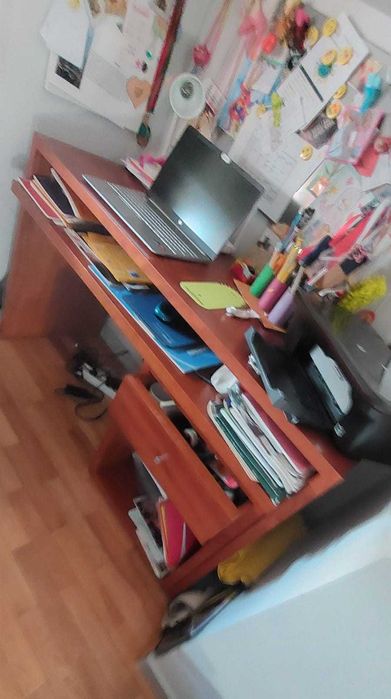 Secretária com armário de gavetas (c/rodas)