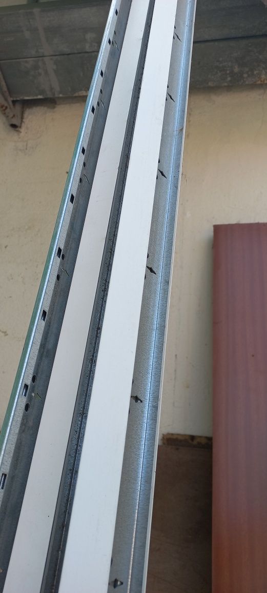 Perfis para construção tetos