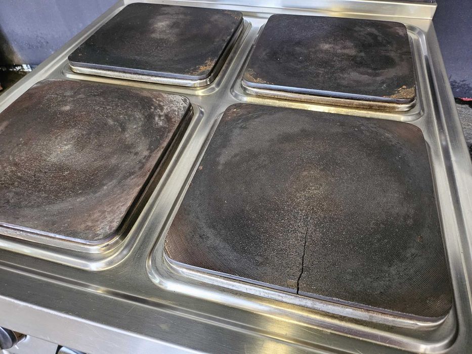 Fogão elétrico com 4 placas