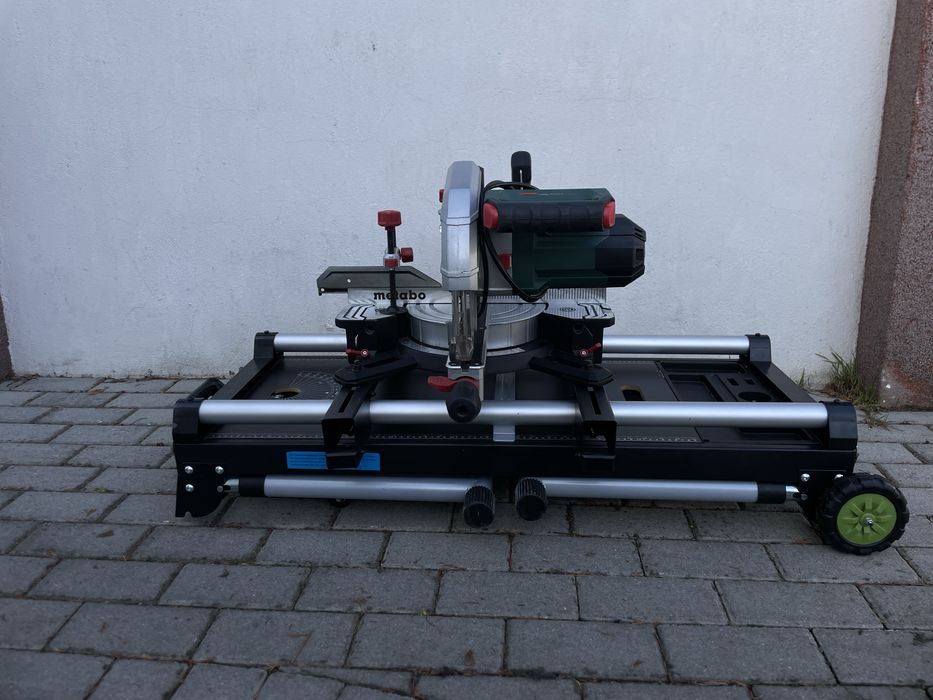 Wynajem ukosnica z stolem multifunkcyjnym