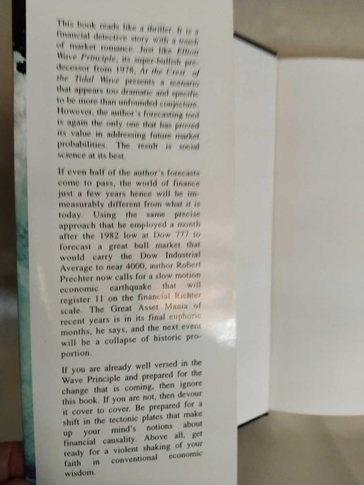 Book • At the Crest of the Tidal Wave •  Robert R. Prechter Jr.