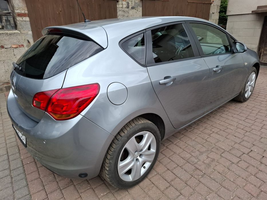Opel astra j benzyna gaz