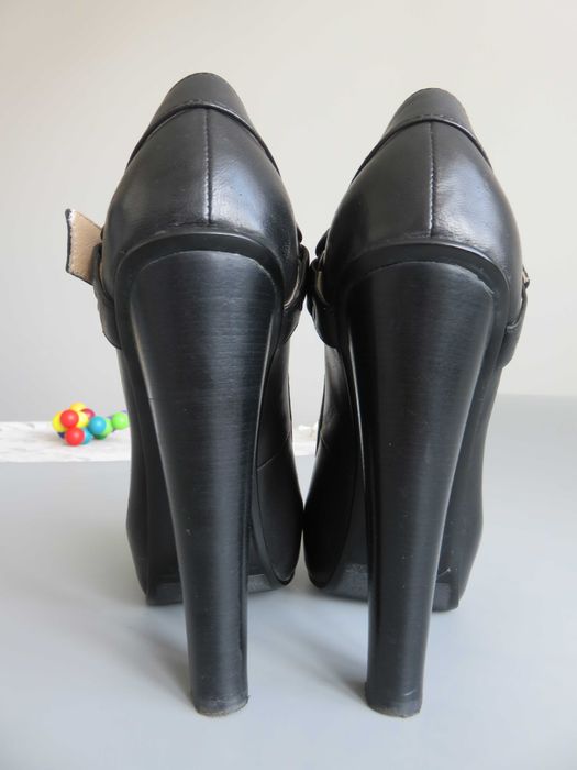 Туфли Attizzare(Италия).Размер 37.Стелька 24см