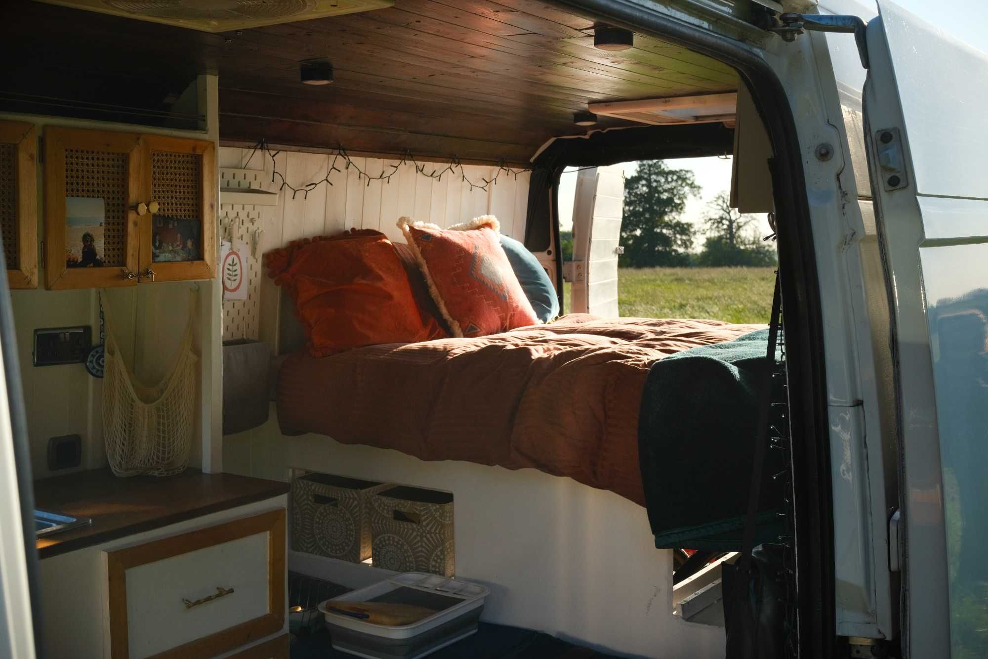BEAUTIFUL Converted Off-grid Campervan (Peugeot Boxer 2013)