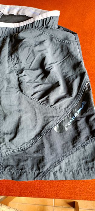 Spodenki rowerowe damskie, podwójne z wkładką amortyzującą Endura