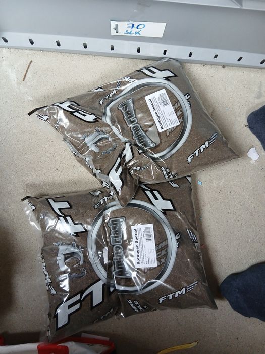 Dwie paczki nowej zanęty wędkarskiej 2x2kg