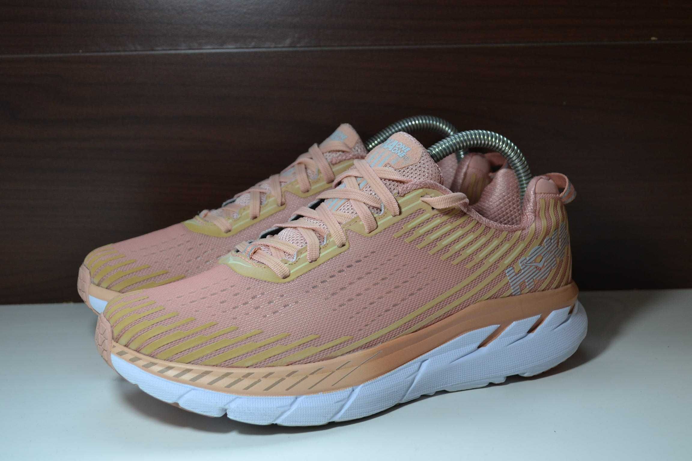 hoka one one clifton 5 кроссовки 40.5р оригинал