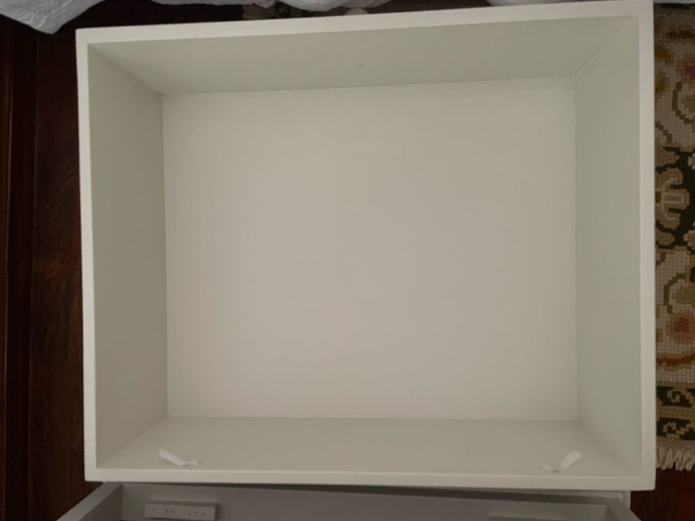 camiseiro em madeira pintado a branco