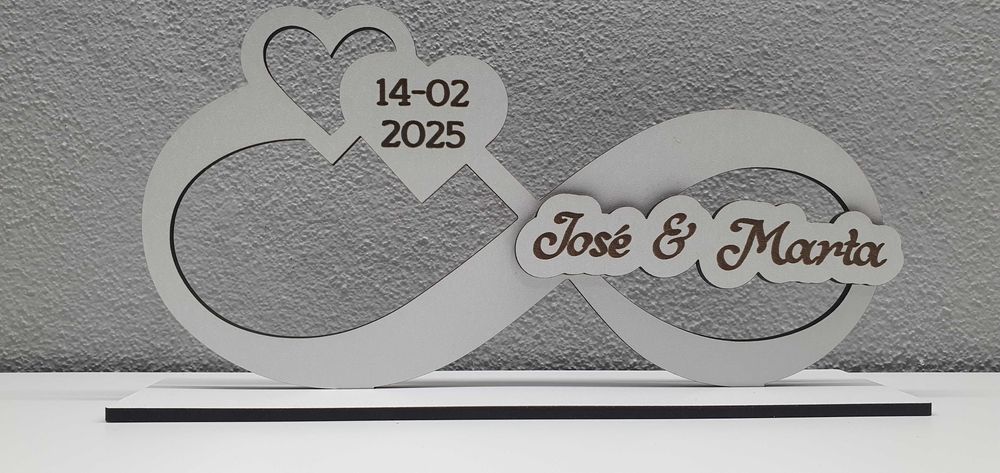 Placas personalizadas com nomes e fotogravação