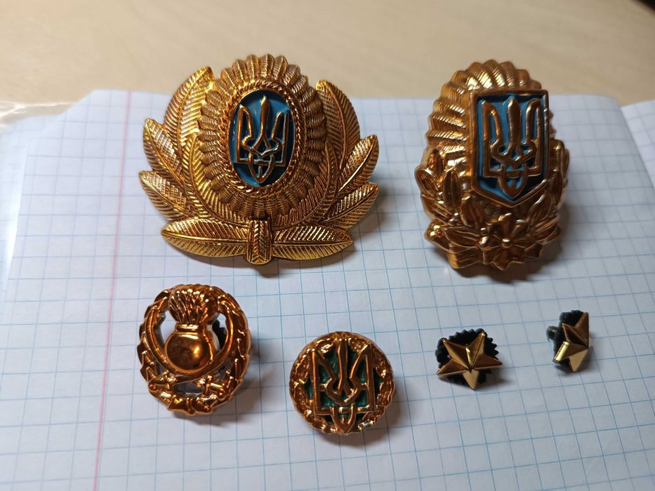 Лот українських кокард