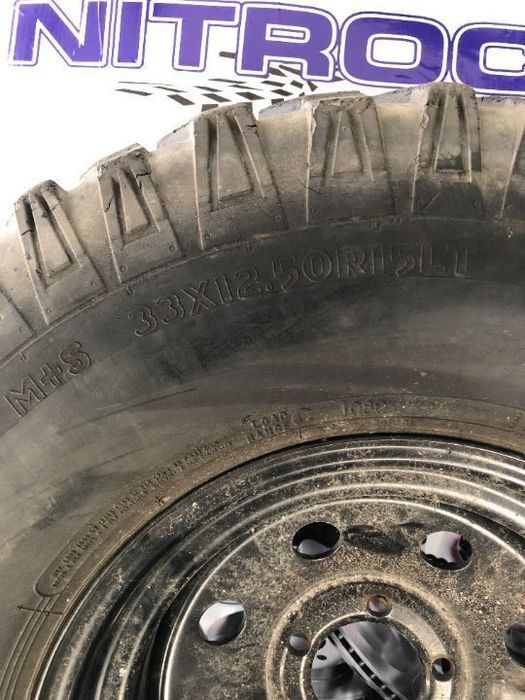 Pneus 33 x 12.5 x 15
