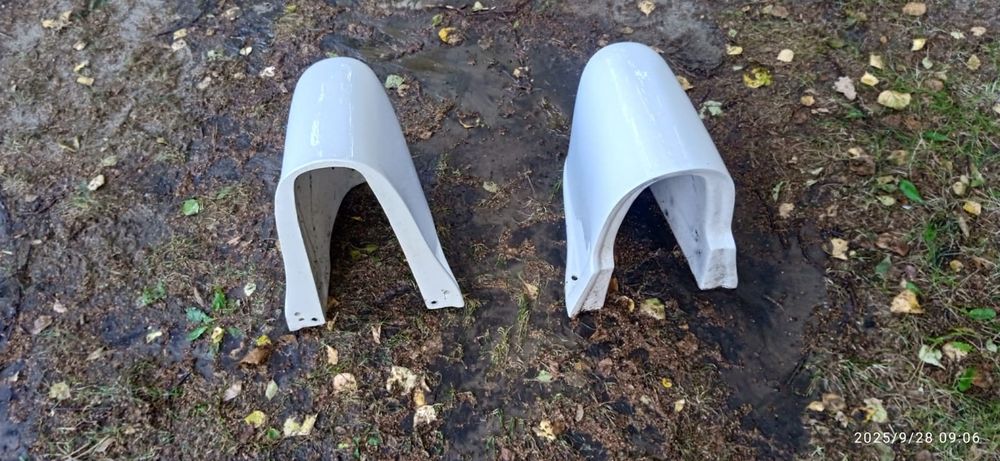 Umywalka z kranem, nogi pod umywalkę