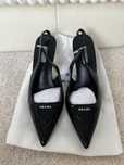 Sapatos altos Prada