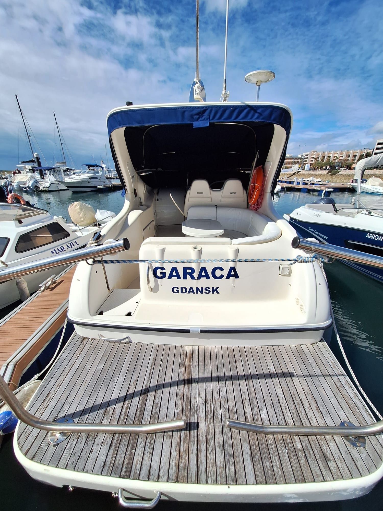 Barco gobhi 245 cabin